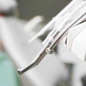 Zahnmedizinische Instrumente im Detail